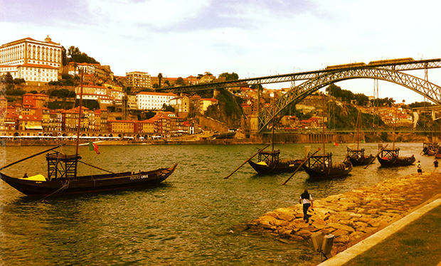 duoro-view-of-Porto-from-Vila-Nova-de-Gaia-oporto-portugal